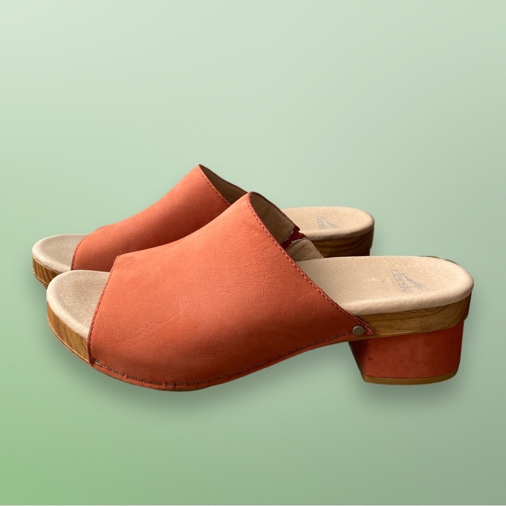 Size 42 Dansko Maci Women’s Leather Wooden Comfort Slide Sandal in Tangerine